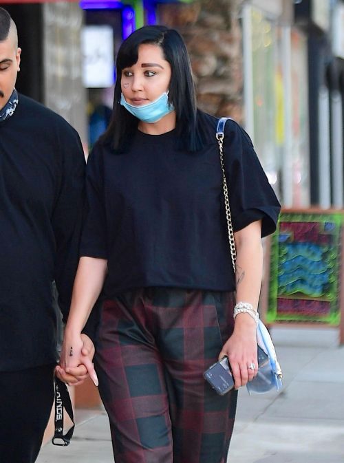 Amanda Bynes and Paul Michael Out Shopping in New York 12/03/2020 1
