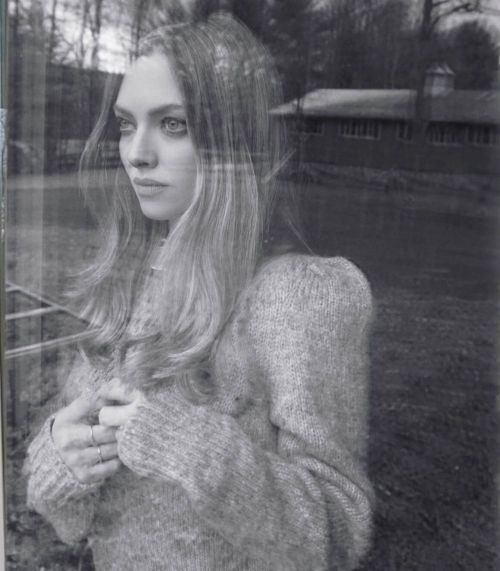 Amanda Seyfried Photoshoot for Mank at Home Press Event, December 2020