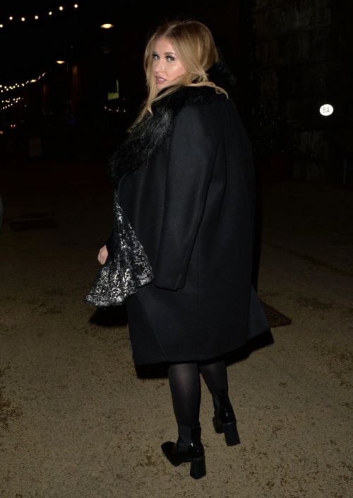 Amy Hart Arrives at Turbine Theatre in London 12/04/2020 1