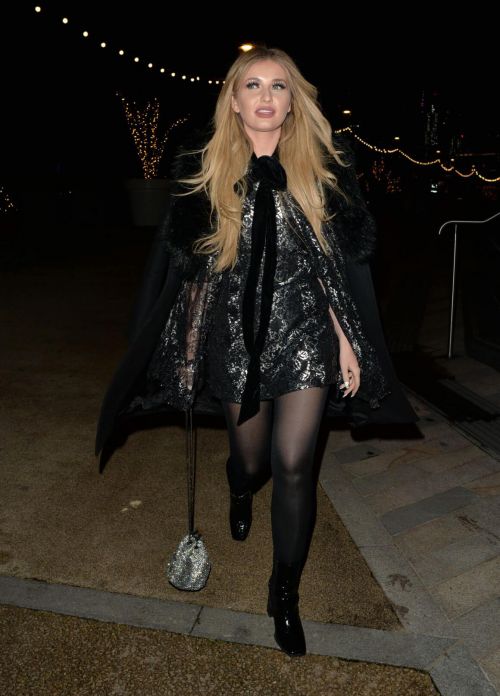 Amy Hart Arrives at Turbine Theatre in London 12/04/2020 2