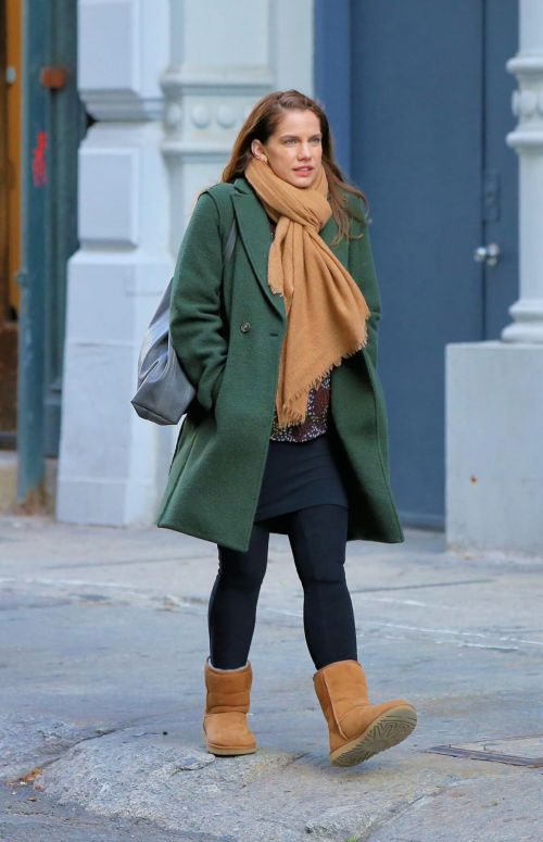 Anna Chlumsky in Long Coat and Long Boots on the Set of Inventing Anna in New York 12/02/2020