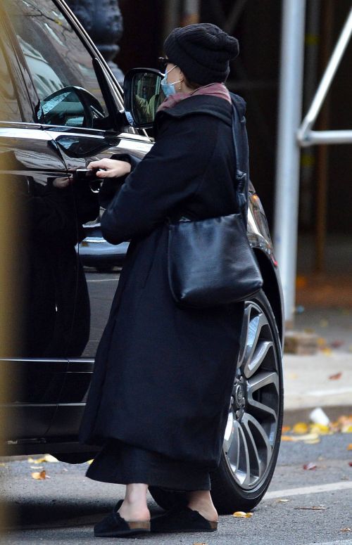 Ashley Olsen om Long Overcoat Out and About in New York 11/29/2020 2