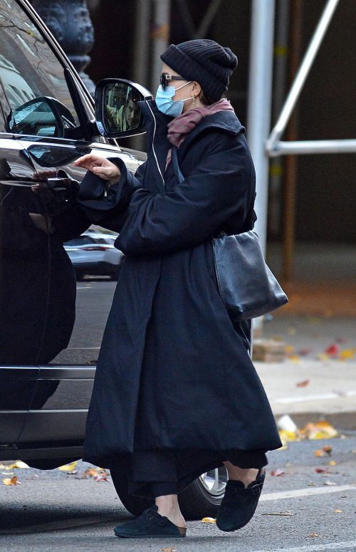 Ashley Olsen om Long Overcoat Out and About in New York 11/29/2020 2