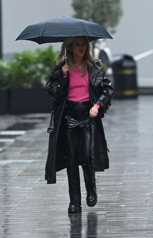 Ashley Roberts after Leaves Global Studios in London 12/03/2020 8