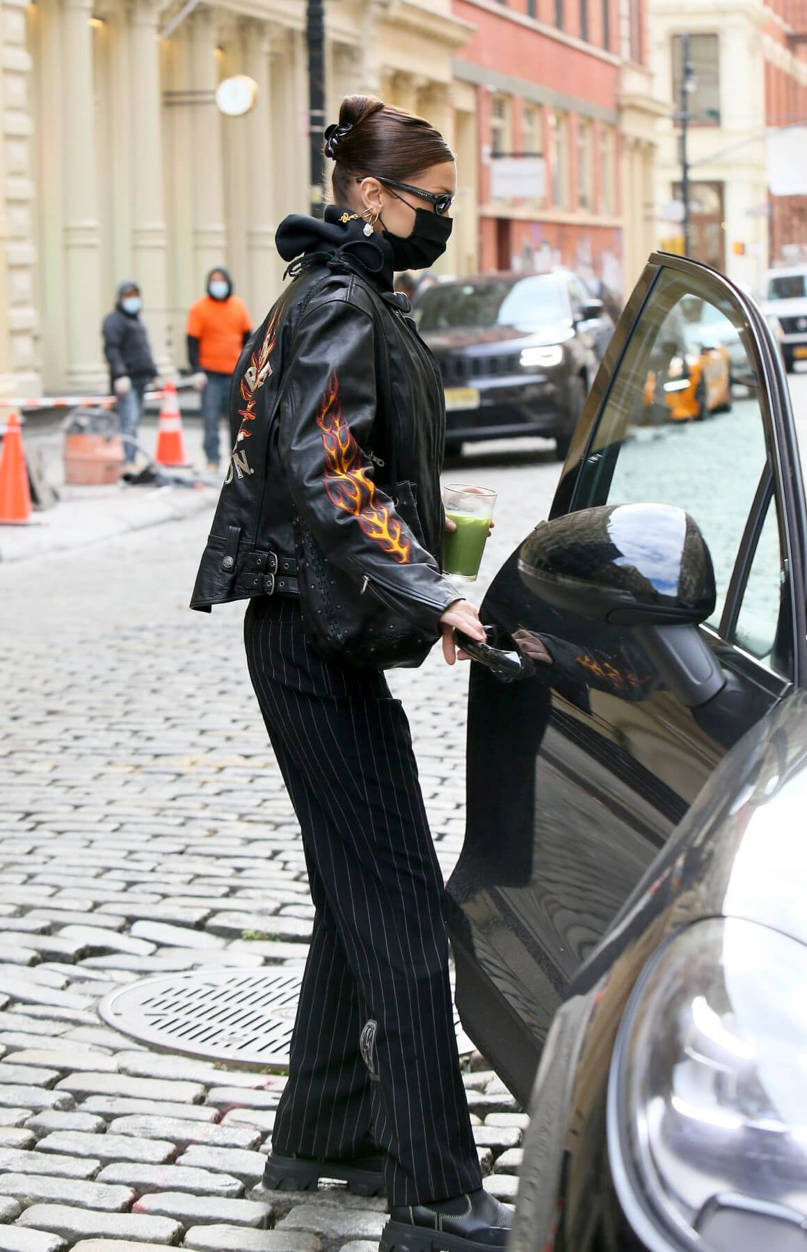 Bella Hadid in Black Fire Print Jacket leaves a Supermarket in New York 12/01/2020 3