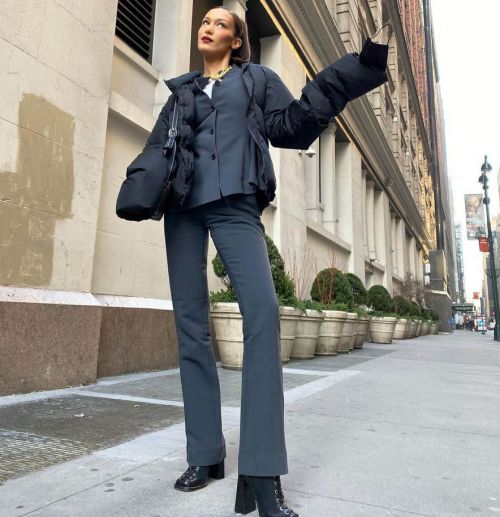 Bella Hadid in Fully Black Outfit - Instagram Photos 12/04/2020 3