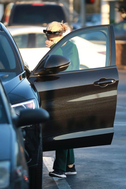 Charlotte McKinney in Green Winter Outfit Out Shopping in Santa Monica 11/24/2020 4