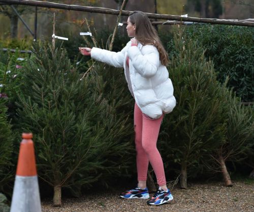 Chloe Ross in Pink Tights Out Shopping at Chigwell Garden Centre 11/25/2020 6