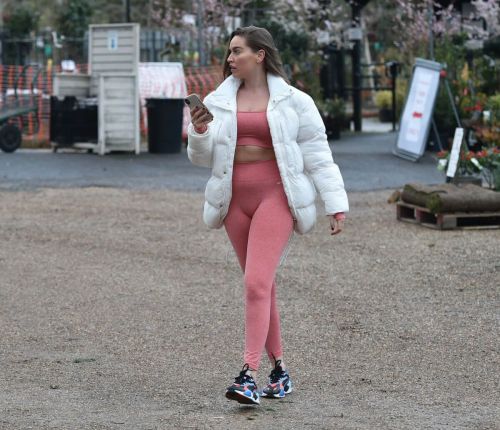 Chloe Ross in Pink Tights Out Shopping at Chigwell Garden Centre 11/25/2020 7