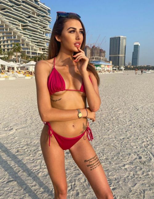 Chloe Veitch in Bikini and Swimsuit - Instagram Photos 12/05/2020 1