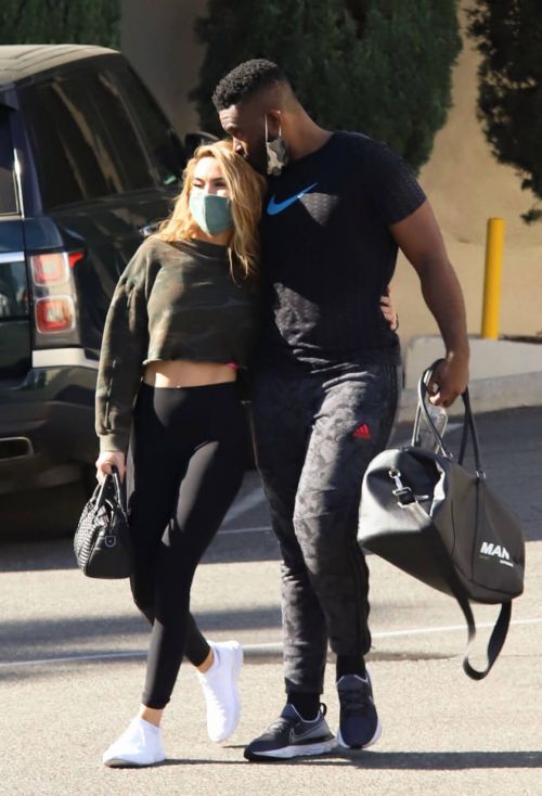 Chrishell Stause and Keo Motsepe Leaves a Gym in Beverly Hills 12/02/2020 7