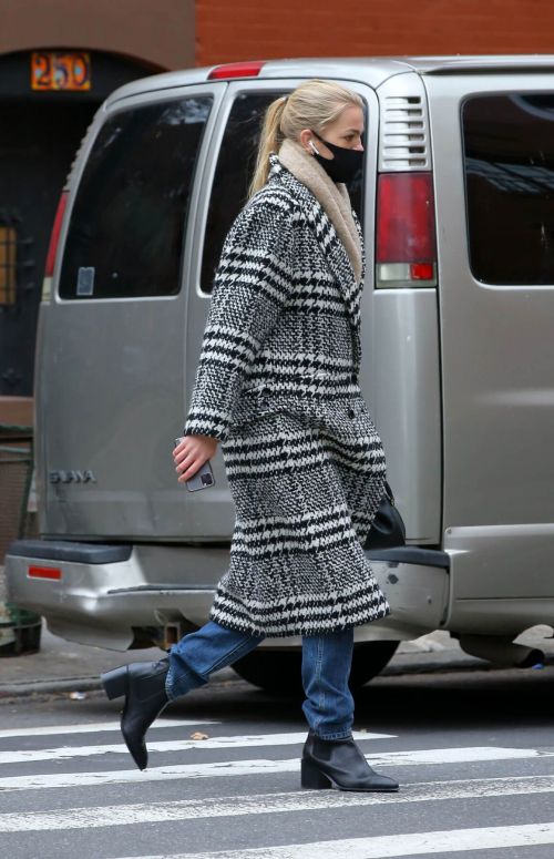Daphne Groeneveld seen Long Coat after leaves for Lunch in New York 12/02/2020 1
