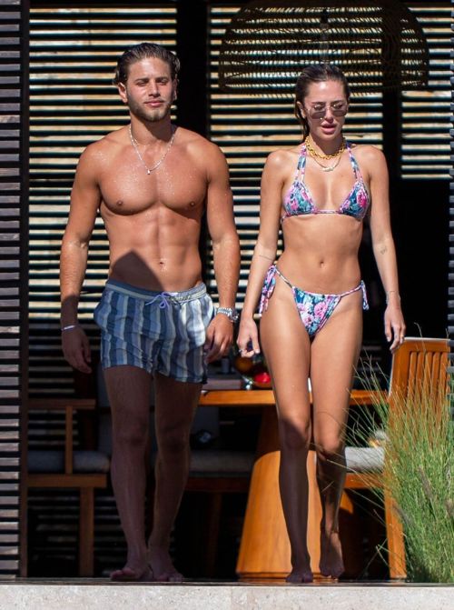 Delilah Belle Hamlin in a Colorful Floral Bikini at a Pool in Cabo San Lucas 12/01/2020 3
