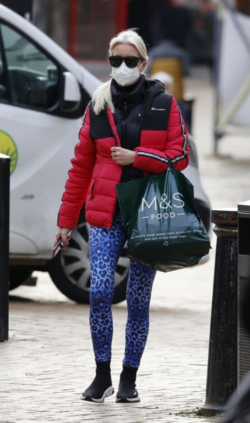 Denise van Outen in Double Puffer Jacket Out Shopping in Chelmsford 11/24/2020