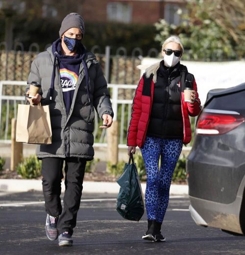 Denise van Outen in Double Puffer Jacket Out Shopping in Chelmsford 11/24/2020 3