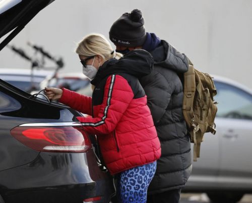 Denise van Outen in Double Puffer Jacket Out Shopping in Chelmsford 11/24/2020 4