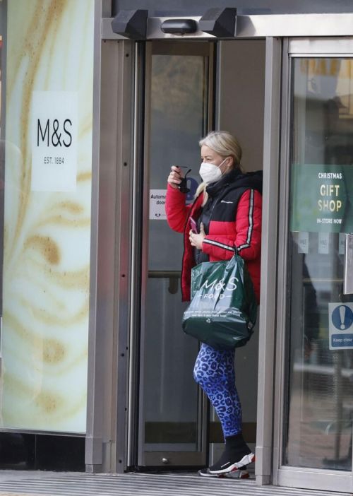Denise van Outen in Double Puffer Jacket Out Shopping in Chelmsford 11/24/2020 2