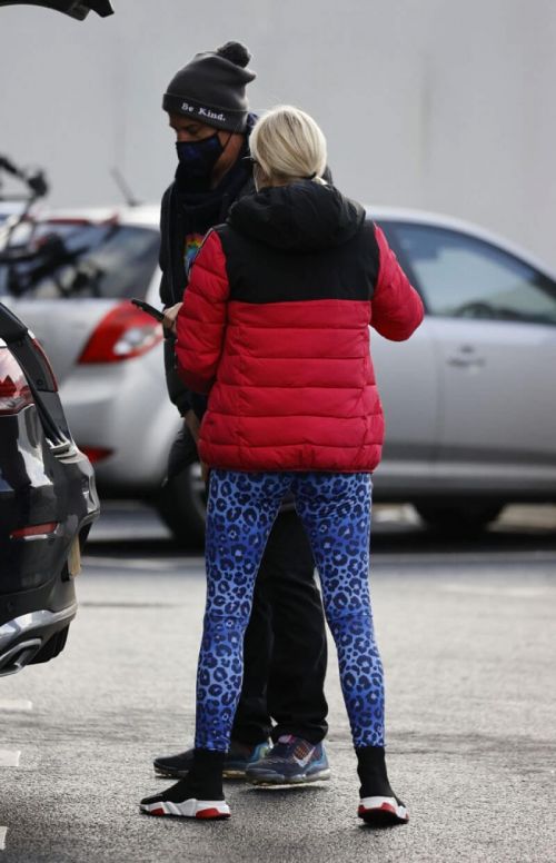 Denise van Outen in Double Puffer Jacket Out Shopping in Chelmsford 11/24/2020 8