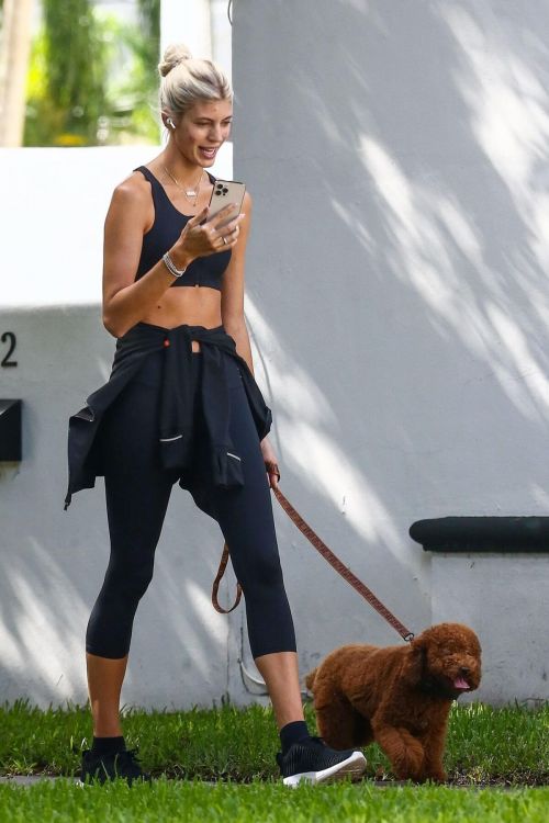 Devon Windsor flashes her abs Out with her Dog in Miami 11/24/2020