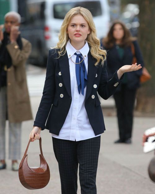 Emily Alyn Lind, Jordan Alexander and Whitney Peak on the Set of Gossip Girl on in New York 12/04/2020 9