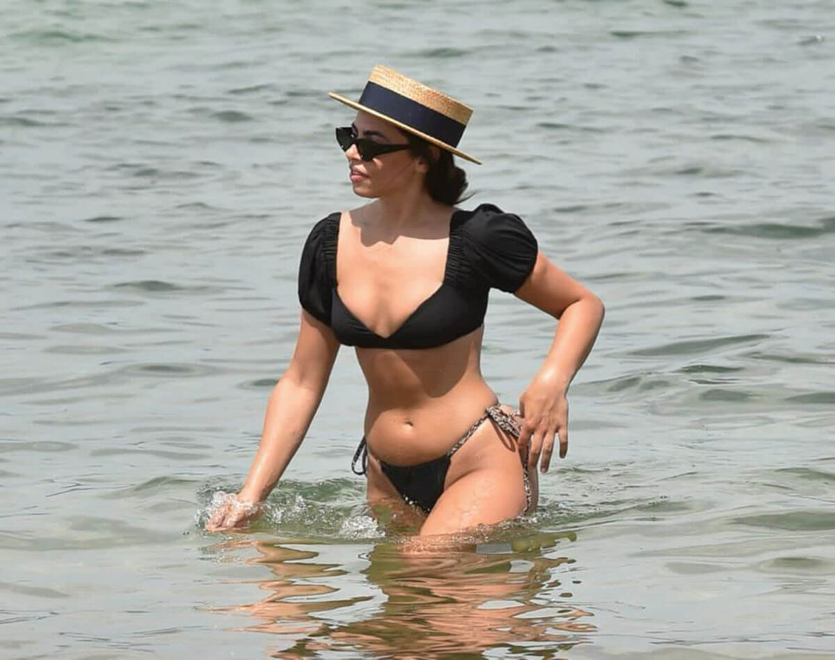 Francesca Allen in Bikini on the Beach in Dubai 11/25/2020