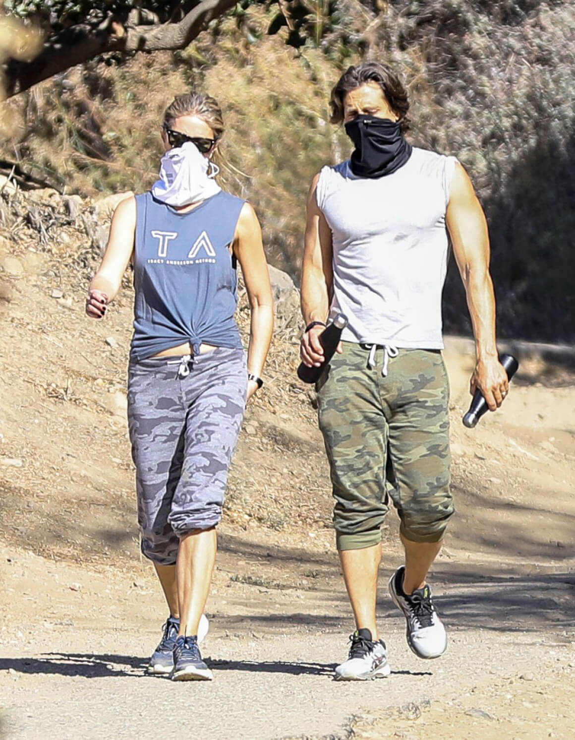 Gwyneth Paltrow and Brad Falchuk Out Hiking in Los Angeles 12/05/2020