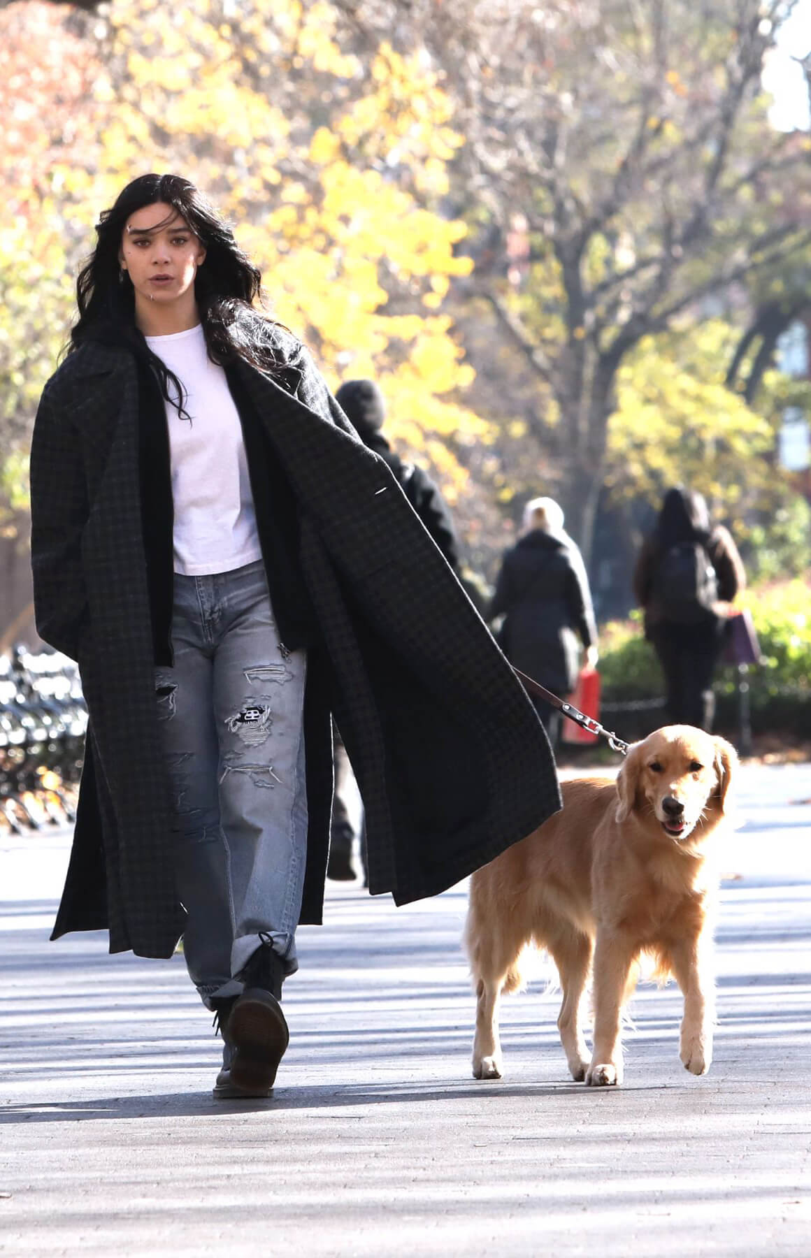 Hailee Steinfeld on the Set of Hawkeye in New York 12/03/2020