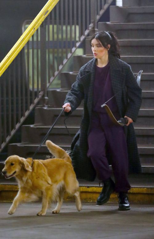 Hailee Steinfeld with dog on the Set of Hawkeye in New York 12/02/2020