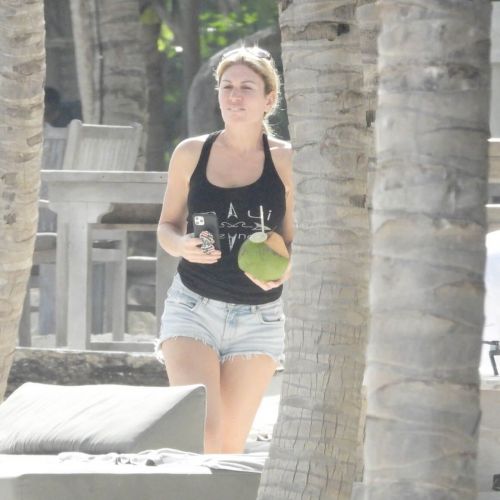 Hofit Golan in Denim Shorts on Vacation in Tulum 12/04/2020 1