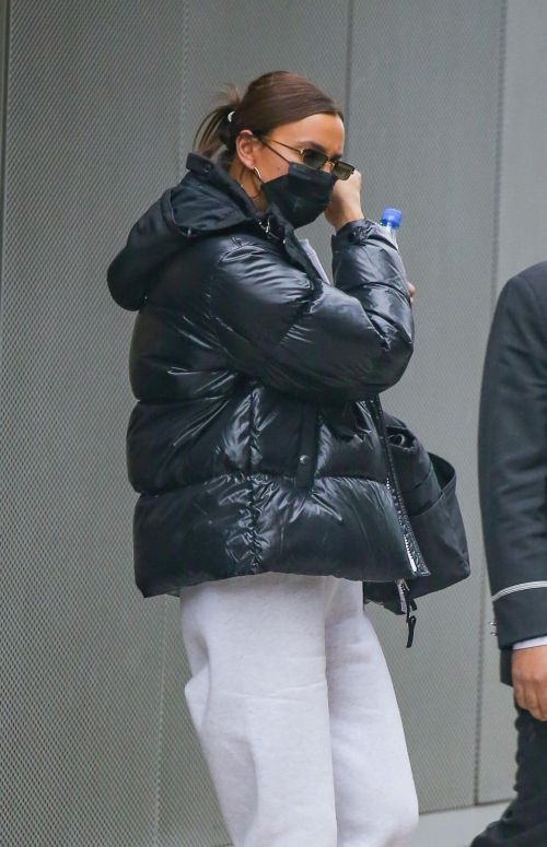 Irina Shayk in Black Puffer Jacket Leaves Her Apartment in New York 12/04/2020 1