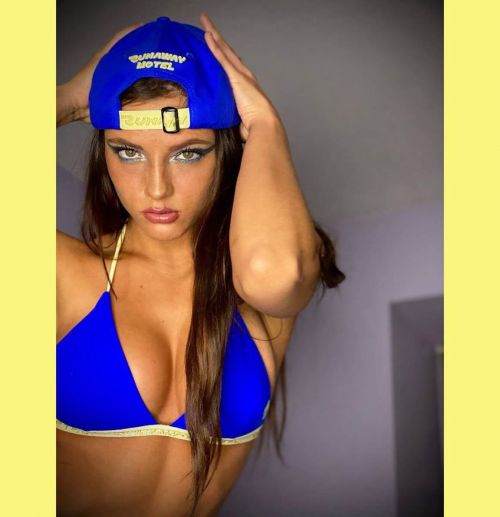Jade Chynoweth in Royal Blue Hot Photoshoot - Instagram Photos 12/01/2020 4