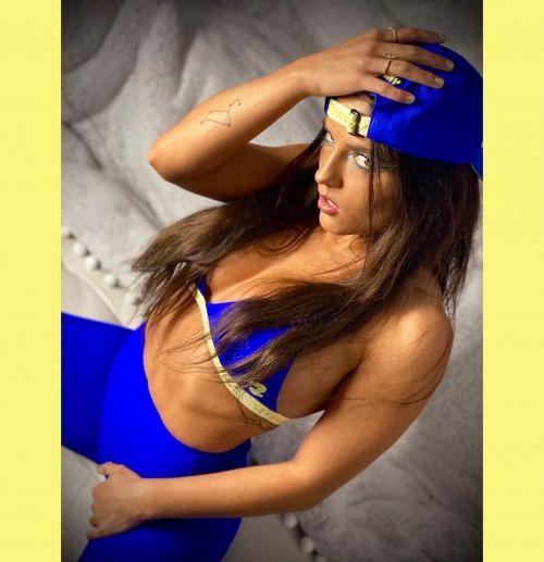 Jade Chynoweth in Royal Blue Hot Photoshoot - Instagram Photos 12/01/2020 7