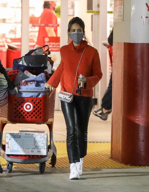 Jessica Alba in Red High Neck Sweater Out for Christmas Shopping at Target in Hollywood 12/04/2020 1