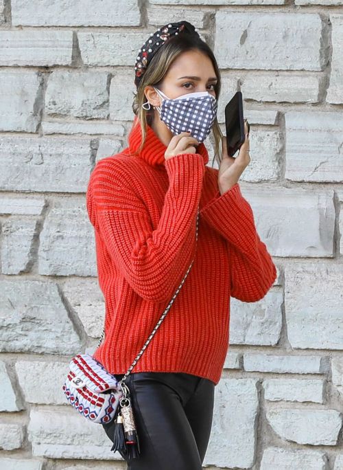 Jessica Alba in Red High Neck Sweater Out for Christmas Shopping at Target in Hollywood 12/04/2020 4