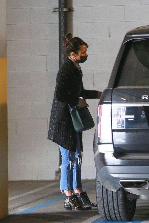 Jordana Brewster seen in Ripped Jeans Leaves a Vet Clinic in Westwood 11/25/2020 1