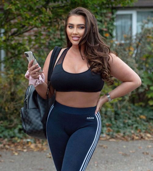 Lauren Goodger in a Crop Top and Leggings Out in Chigwell, England 11/24/2020 10