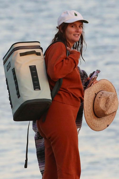 Leighton Meester in Reddish Brown Outfit Out at a Park in Los Angeles 11/23/2020 4