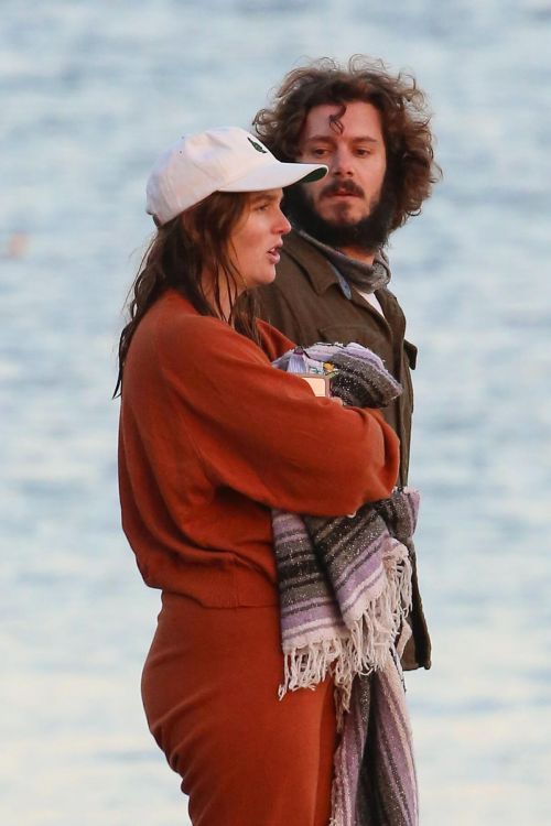 Leighton Meester in Reddish Brown Outfit Out at a Park in Los Angeles 11/23/2020 7