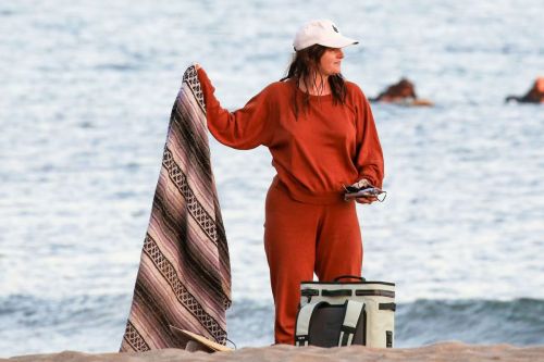Leighton Meester in Reddish Brown Outfit Out at a Park in Los Angeles 11/23/2020 11