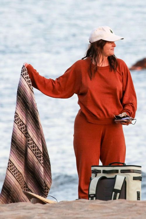 Leighton Meester in Reddish Brown Outfit Out at a Park in Los Angeles 11/23/2020 12