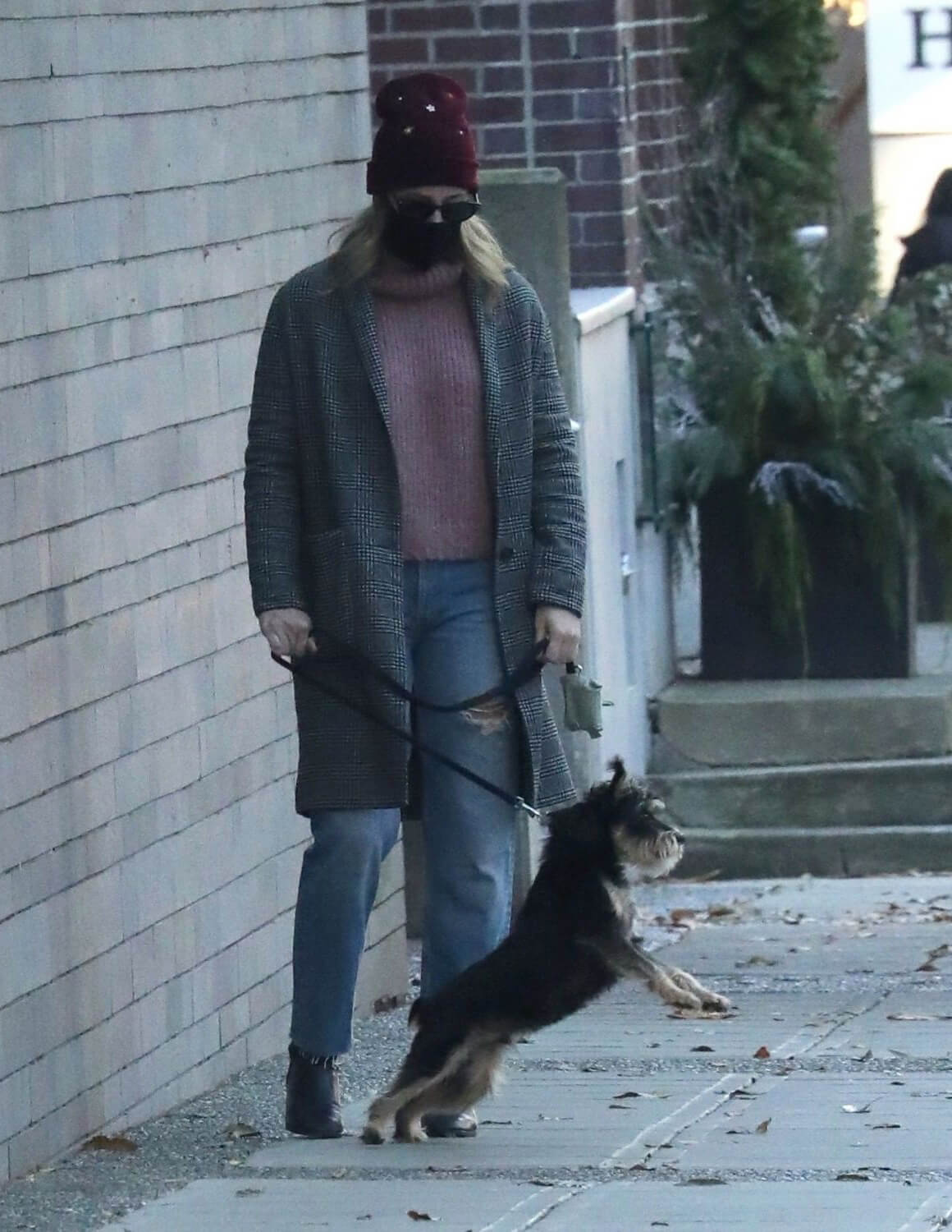 Lili Reinhart Out with Her Dog in Vancouver 12/05/2020