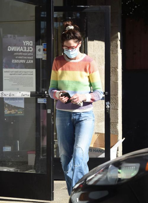 Michelle Monaghan in Colorful Sweater Out and About in Los Angeles 12/02/2020 3