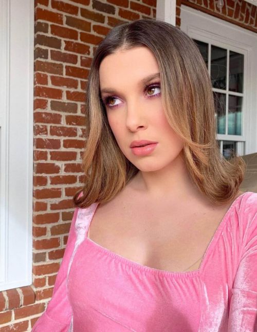 Millie Bobby Brown Beautiful Pictures - Instagram Photos 12/04/2020 2