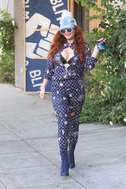 Phoebe Price Out with Her Dog Henry in Hollywood 11/24/2020 7