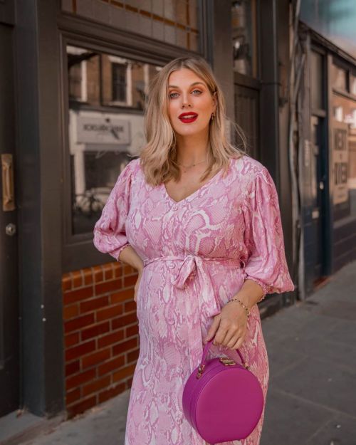 Pregnant Ashley James in Light Pink Outfit - Instagram Photos 10/28/2020