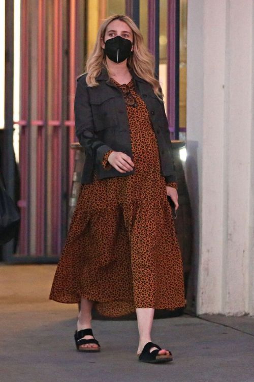 Pregnant Emma Roberts Out for Furniture Shopping in Los Angeles 11/24/2020 5