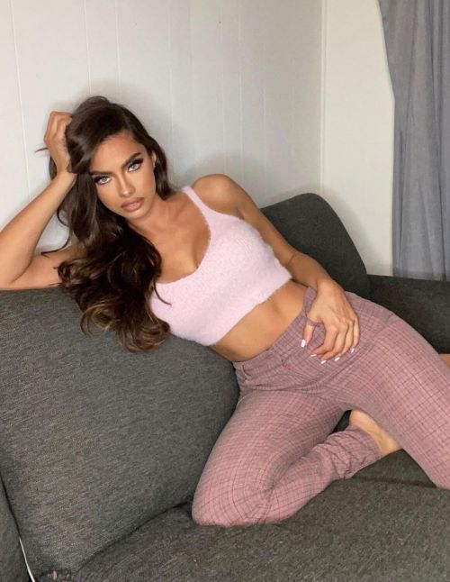 Priscilla Huggins Ortiz in Beautiful Photos - Instagram Photos 04/12/2020 2