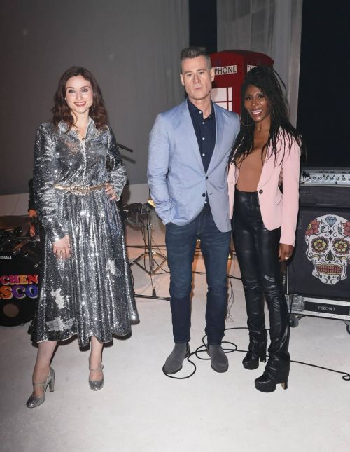 Sophie Ellis-Bextor, Sinitta and Tim Vincent on Rehearsals for New Years Day Worldwide TV Showcase 12/04/2020 4