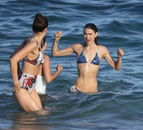 Tahnee Atkinson and Bambi Northwood-Blyth in Bikini at Bronte Beach 11/24/2020 11