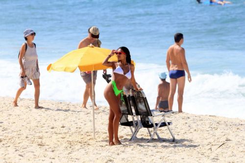 Tina Kunakey in Bikini at a Beach in Rio De Janeiro 11/24/2020 3